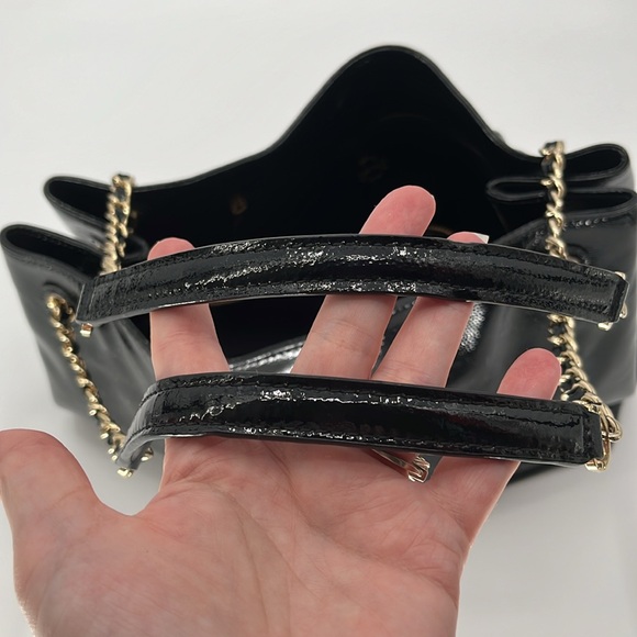 Tory Burch Thea Black Patent Leather Gold Chain Slouchy Leather Shoulder Tote - Picture 12 of 17